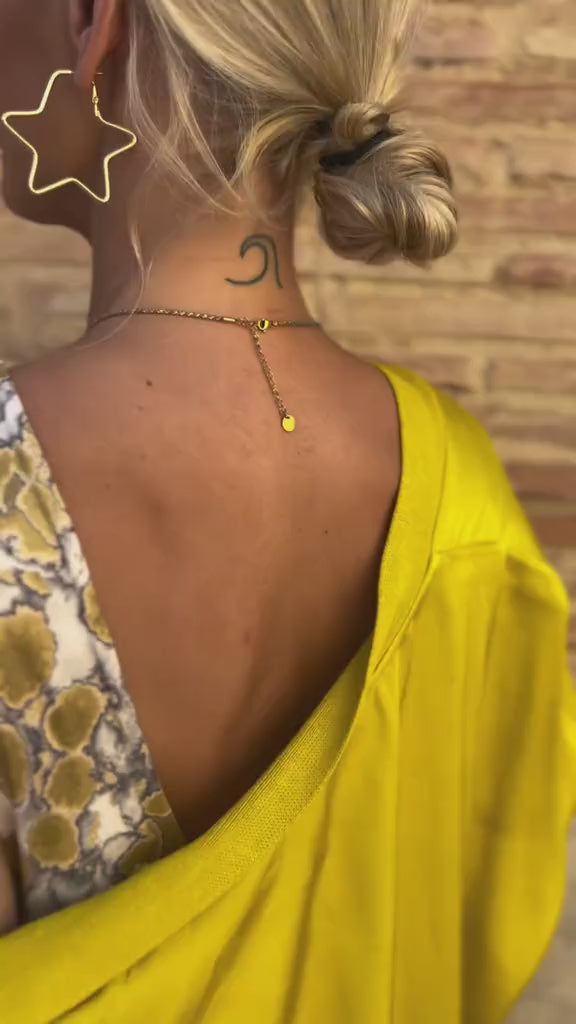 Načíst video: Milano – dvoudílné elegantní šaty s kabátkem